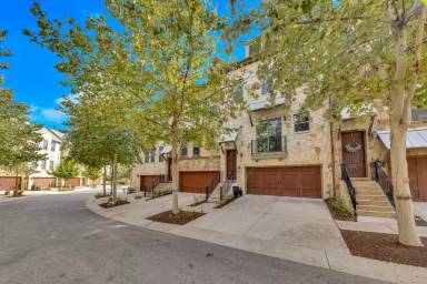Main picture of 1112 Highknoll Ln