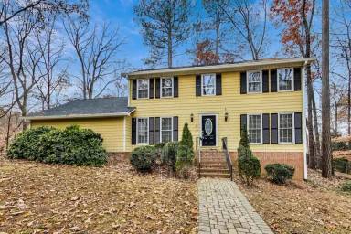 Main picture of 1690 Cedar Cliff Dr SE