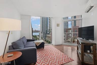 Main picture of 40 N 4th St