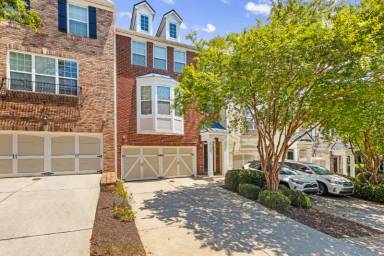 Main picture of 1565 Oakdale Bluffs Dr SE