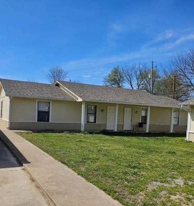 Main picture of 184 E 5th St