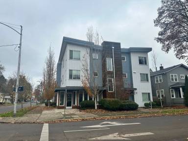 Main picture of 491 W 8th Ave