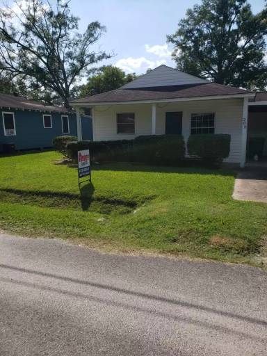 Main picture of 203 Irene St