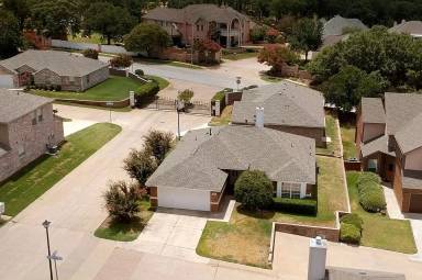 Main picture of 5100 Chesterfield Pl Arlington, TX 76017
