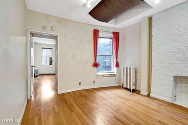 Main picture of 348 W 47th St