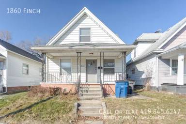 Main picture of 1860 Finch St