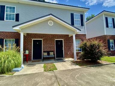 Main picture of 14543 Honeysuckle St