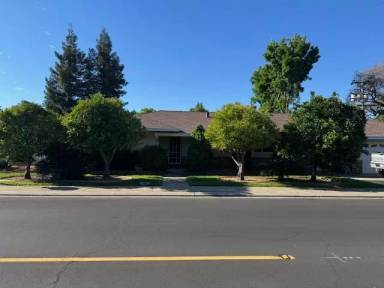 Main picture of 904 2nd St