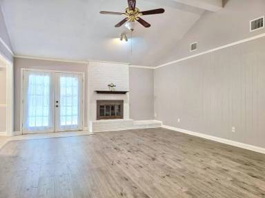 Main picture of 218 Coppersmith Dr