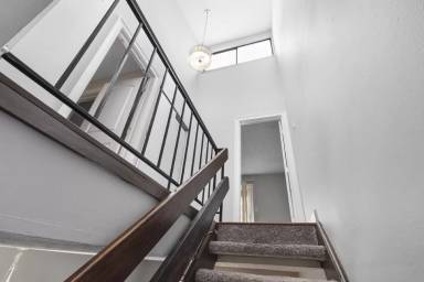 Main picture of 2842 Stonehenge Dr