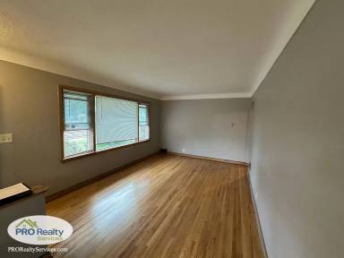 Main picture of 445 17th Ave N