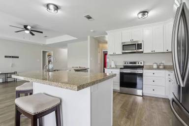 Main picture of 659 Douglas Andrew Ave