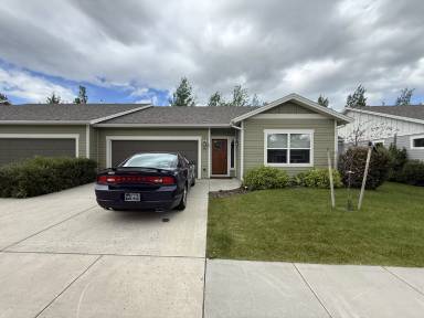 Main picture of 301 S Hanley Ave