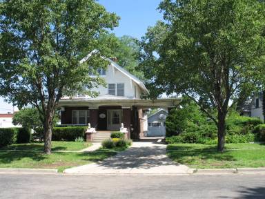 Main picture of 4828 Baldwin Ave