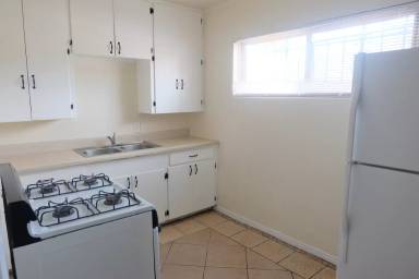 Main picture of 205 Mesilla St NE
