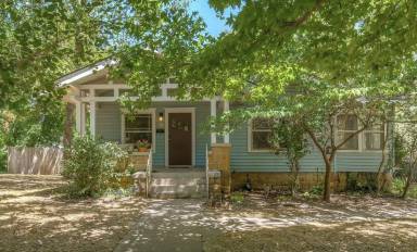 Main picture of 717 N Main St