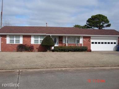 Main picture of 901 W Choctaw St