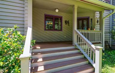 Main picture of 206 Lisa Dr