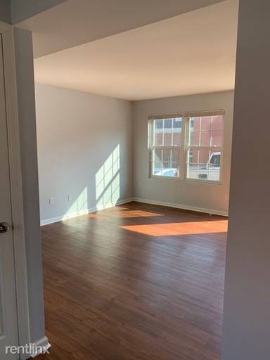 Main picture of 204 Cherry St