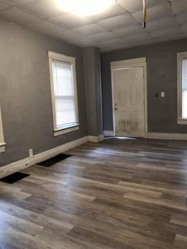 Main picture of 144 Flanders St