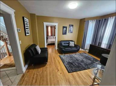 Main picture of 99 Dewitt Pl