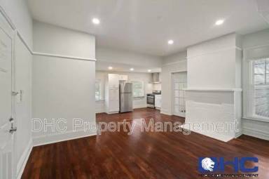 Main picture of 3556 Main St