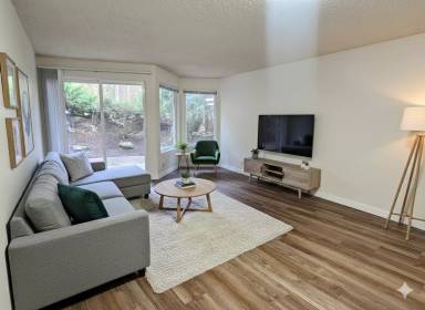 Main picture of 5325 Ravenna Pl NE