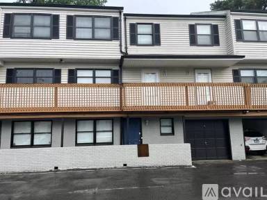 Main picture of 11 Tuttle St