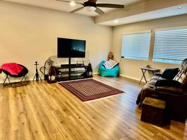Main picture of 2039 Alperton Hts