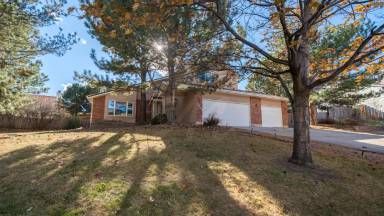 Main picture of 1055 Hunters Ridge Dr