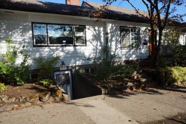 Main picture of 1035 SE Rhone St
