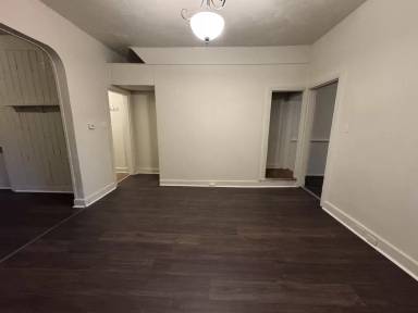 Main picture of 122 N Penn St