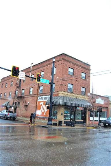Main picture of 615-21 SW Evergreen Ave & 457 SW 6th St