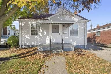 Main picture of 12740 Venness St