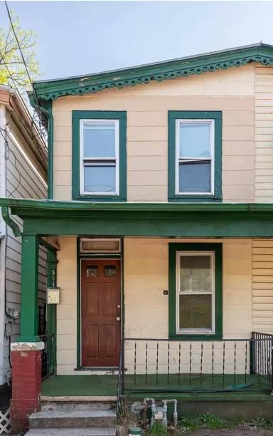 Main picture of 564 Walnut St
