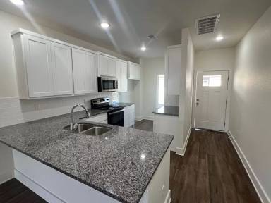 Main picture of 1830 Royal Loop