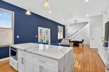 Main picture of 423 18th St NE