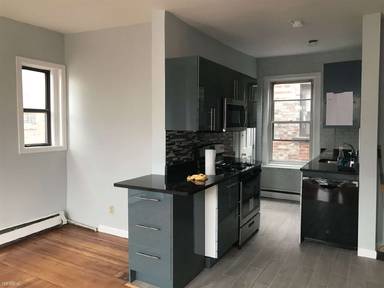 Main picture of 62 Spring St
