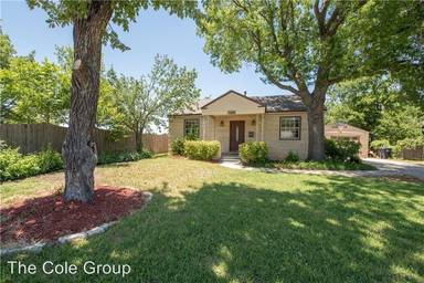 Main picture of 2512 Halloran St