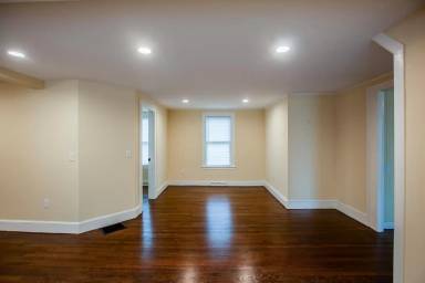 Main picture of 166 Summer St