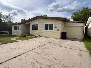 Main picture of 239 E 6th Ave