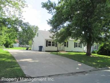 Main picture of 1105 W 1st St