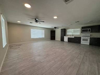 Main picture of 826 Citrus St