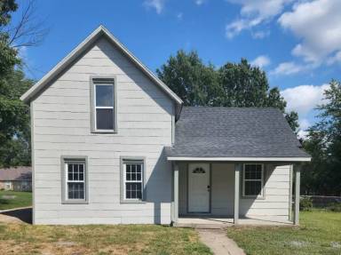 Main picture of 205 East St