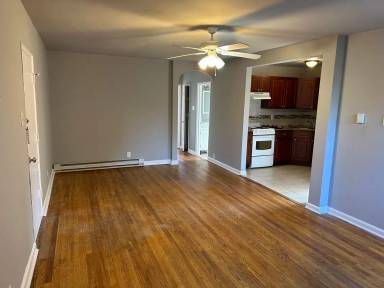 Main picture of 6141 1/2 Old York Rd