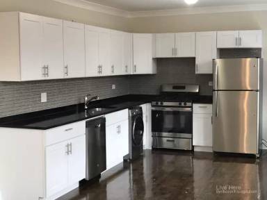 Main picture of 839-47 W Cornelia Ave