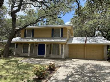 Main picture of 802 Serenade Dr