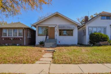 Main picture of 829 Johnson St