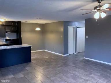 Main picture of 1347 Greenoak Dr