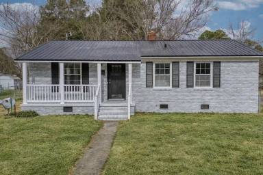 Main picture of 402 Marcella Dr